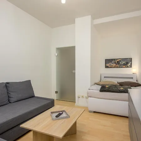 Zentral Fewo - Eg - Karli - 30qm - Kueche - Disneyplus Apartment